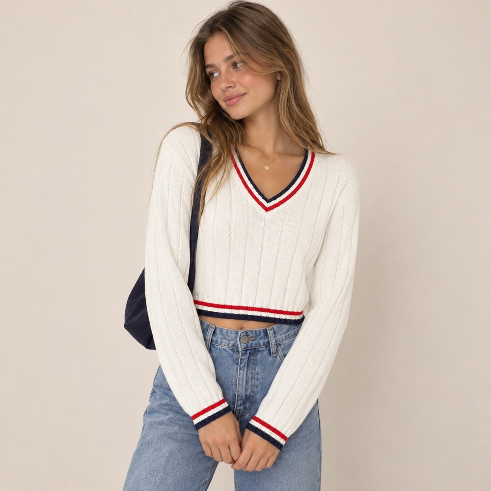 Brandy Melville Nicole White Ribbed V-Neck Cricket Varsity Stripe Sweater OS